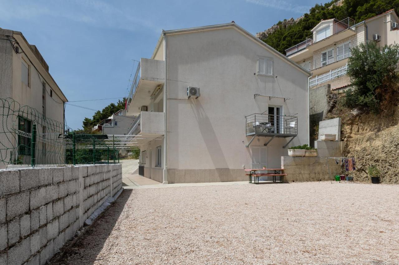 Apartments By The Sea Duce, Omis - 2992 Dugi Rat Bagian luar foto