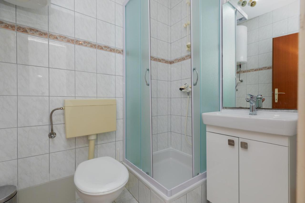 Apartments By The Sea Duce, Omis - 2992 Dugi Rat Bagian luar foto