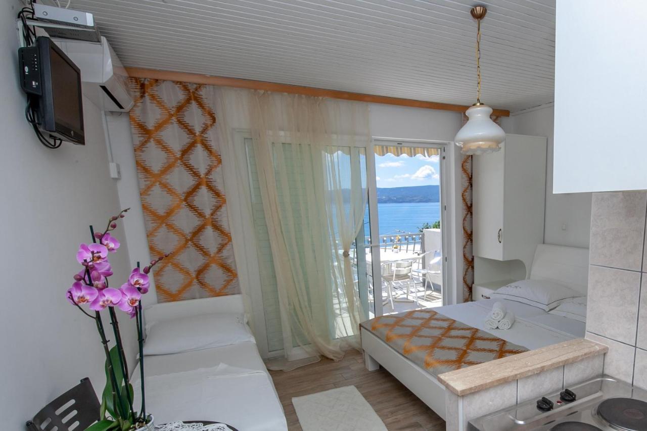 Apartments By The Sea Duce, Omis - 2992 Dugi Rat Bagian luar foto
