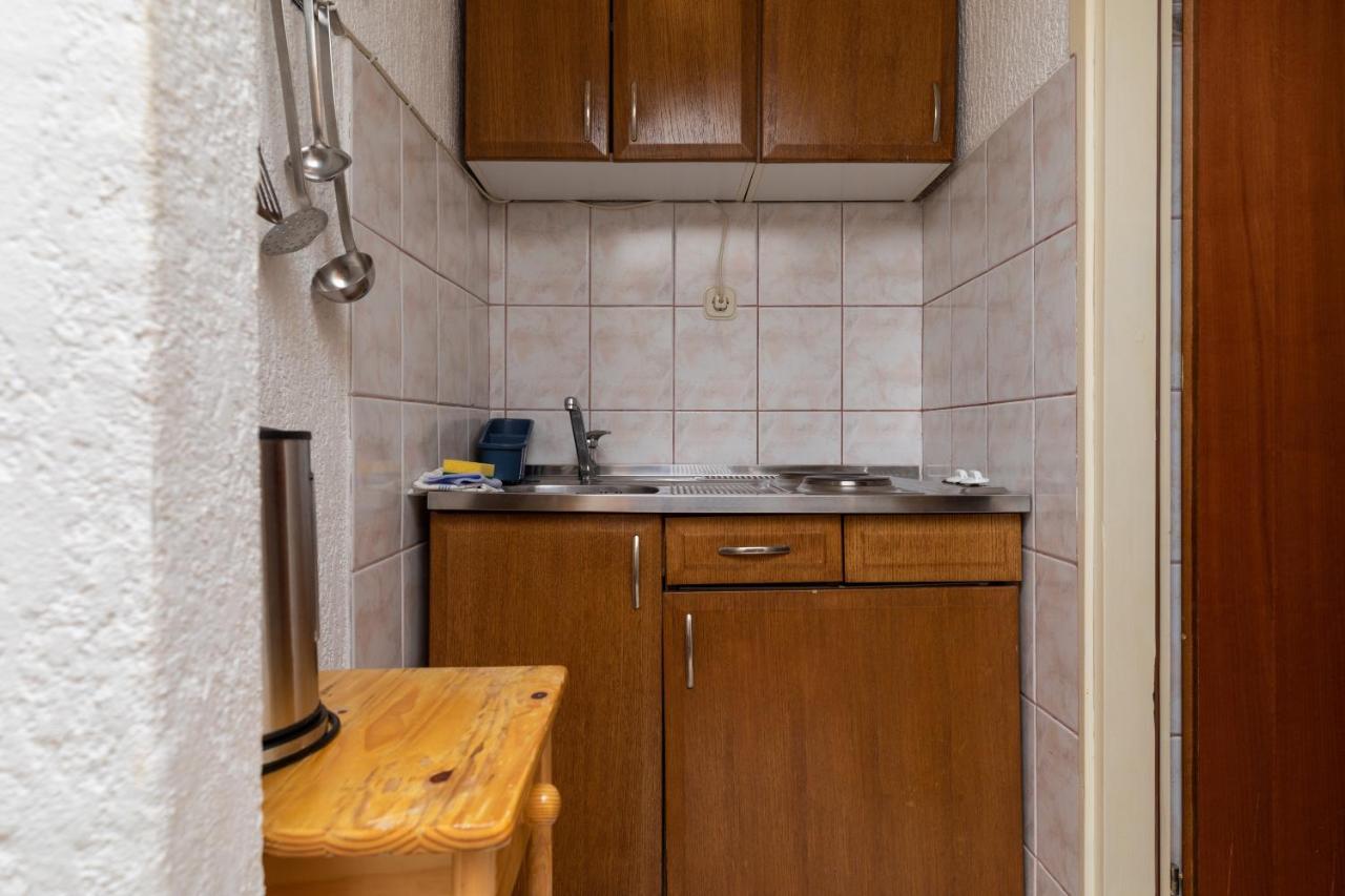 Apartments By The Sea Duce, Omis - 2992 Dugi Rat Bagian luar foto