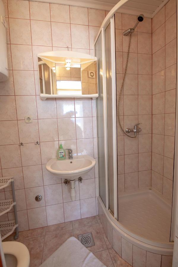 Apartments By The Sea Duce, Omis - 2992 Dugi Rat Bagian luar foto